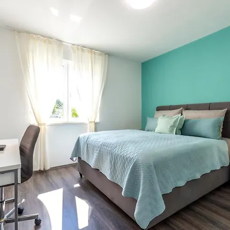 New Luxury Bella * スプリト