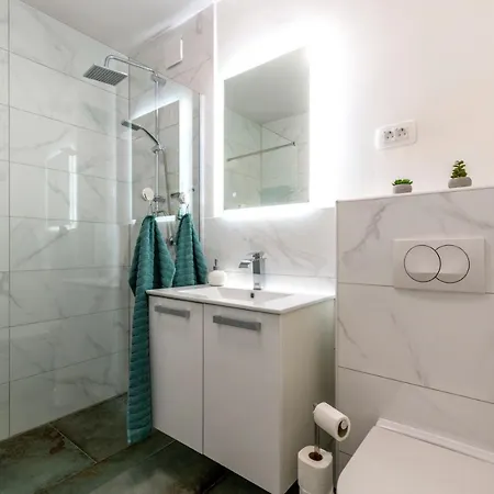 New Luxury Bella Apartman *